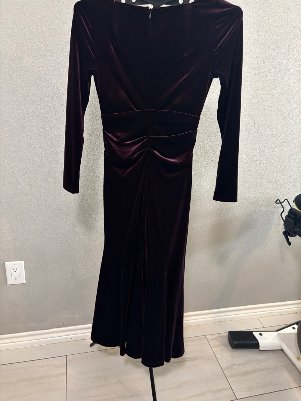 Elegant Long Sleeve Velvet Dress in Deep Burgundy